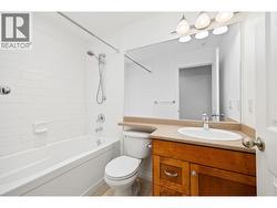 4 pc 2nd bathroom with shower/tub combo - 