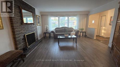 1236 Ogden Avenue, Mississauga, ON - Indoor Photo Showing Living Room With Fireplace