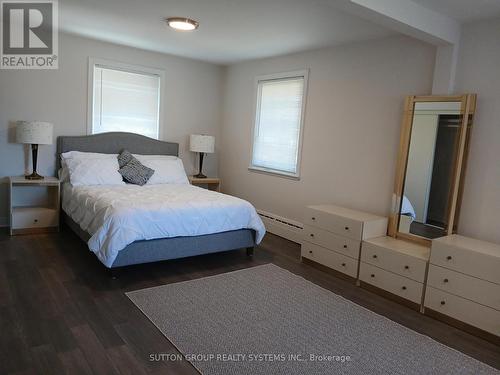 1236 Ogden Avenue, Mississauga, ON - Indoor Photo Showing Bedroom