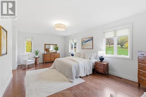 17 Tews Lane, Hamilton, ON - Indoor Photo Showing Bedroom
