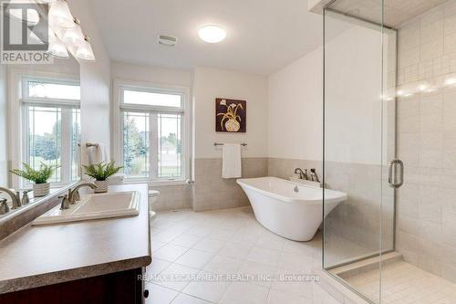 17 Tews Lane, Hamilton, ON - Indoor Photo Showing Bathroom