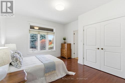 17 Tews Lane, Hamilton, ON - Indoor Photo Showing Bedroom