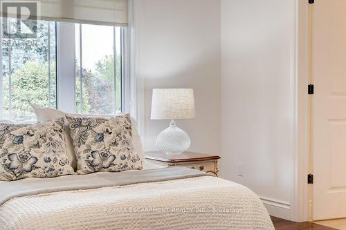 17 Tews Lane, Hamilton, ON - Indoor Photo Showing Bedroom