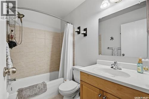 3289 Grey Owl Crescent, Prince Albert, SK - Indoor Photo Showing Bathroom