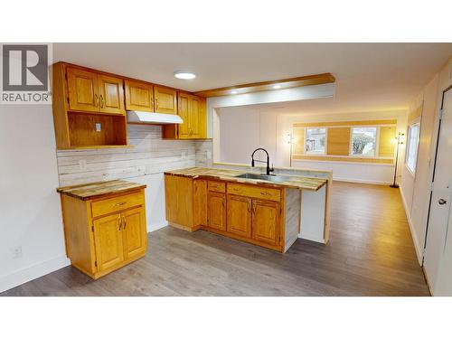 3 950 Anderson Drive, Quesnel, BC - Indoor Photo Showing Kitchen
