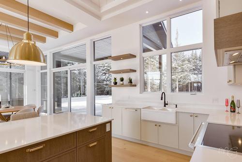 Cuisine - 1217 Ch. Du Millepertuis, Piedmont, QC - Indoor Photo Showing Kitchen