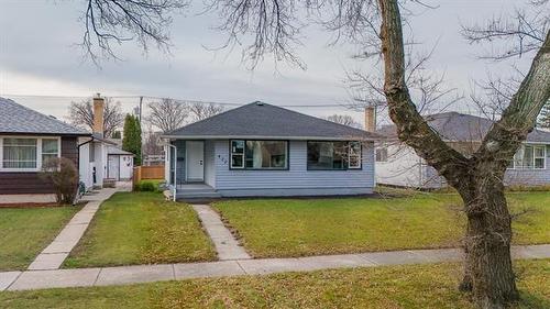422 Royal AVE  Winnipeg, MB R2V 1J6