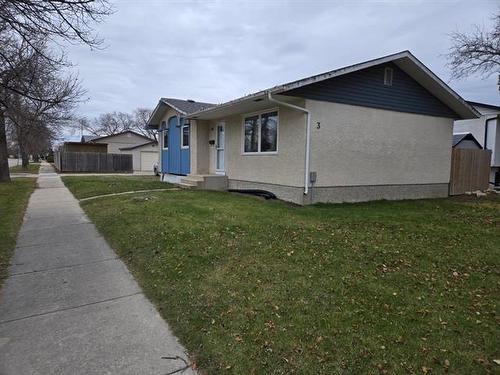 3 Menno Bay, Winnipeg, MB 