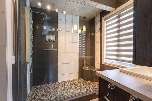 Ensuite bathroom - 320 11E Rang, Wickham, QC - Indoor Photo Showing Bathroom