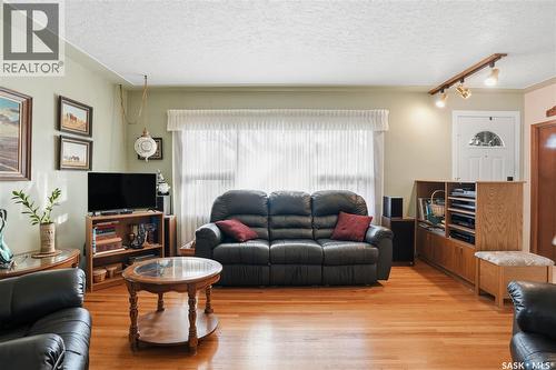 3510 25Th Avenue, Regina, SK - Indoor Photo Showing Living Room