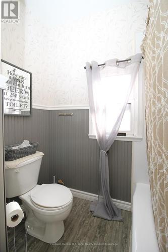 264 John Street S, Aylmer, ON - Indoor Photo Showing Bathroom