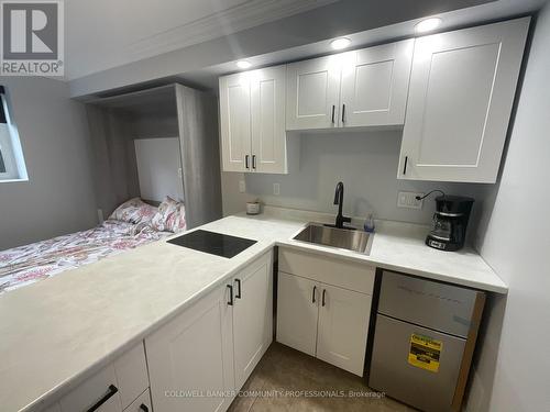 108 - 1212 Fennell Avenue E, Hamilton, ON - Indoor Photo Showing Kitchen