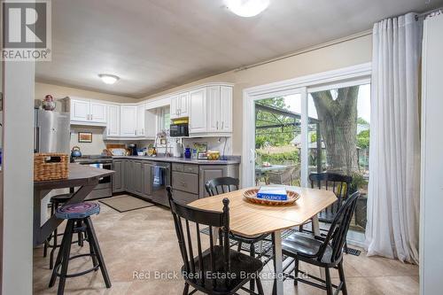 302 Ross Avenue, Kitchener, ON - Indoor Photo Showing Dining Room