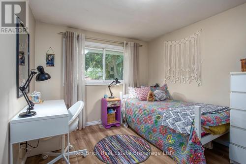 302 Ross Avenue, Kitchener, ON - Indoor Photo Showing Bedroom