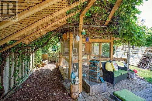 302 Ross Avenue, Kitchener, ON - Outdoor