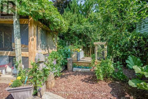 302 Ross Avenue, Kitchener, ON - Outdoor