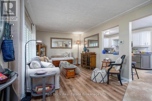 302 Ross Avenue, Kitchener, ON - Indoor Photo Showing Other Room