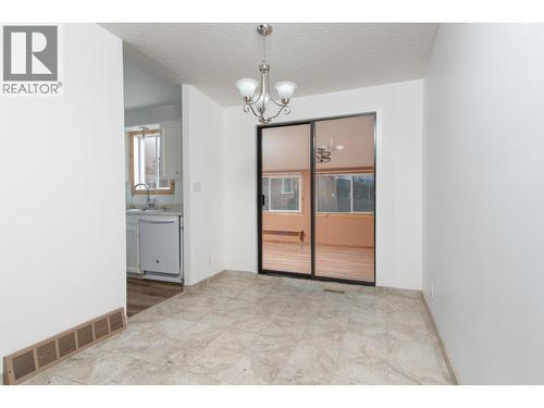 515 Canyon St Street, Creston, BC - Indoor Photo Showing Other Room