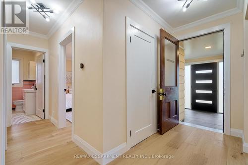 11 Mcmaster Avenue, Hamilton, ON - Indoor Photo Showing Other Room