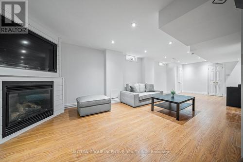 432 Woodsmere Crescent, Pickering, ON - Indoor Photo Showing Living Room With Fireplace