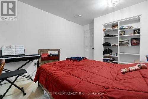 6977 Lambeth Walk, London South (South V), ON - Indoor Photo Showing Bedroom