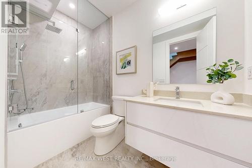 4 - 2639 R Dundas Street W, Toronto, ON - Indoor Photo Showing Bathroom