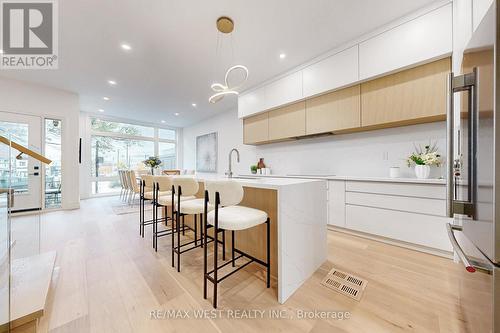 4 - 2639 R Dundas Street W, Toronto, ON - Indoor