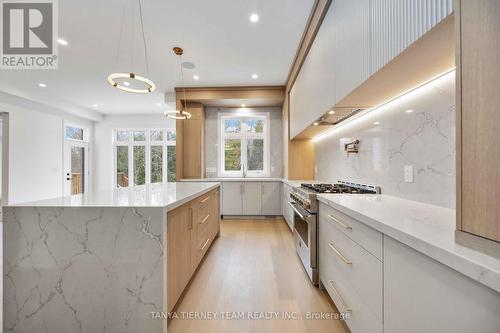 50 Carnwith Drive W, Whitby, ON - Indoor Photo Showing Kitchen With Upgraded Kitchen