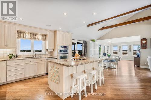 3139 Birchgrove Road, Ottawa, ON - Indoor Photo Showing Kitchen With Upgraded Kitchen