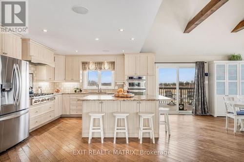 3139 Birchgrove Road, Ottawa, ON - Indoor Photo Showing Kitchen With Upgraded Kitchen