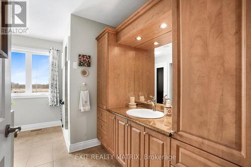 3139 Birchgrove Road, Ottawa, ON - Indoor Photo Showing Bathroom