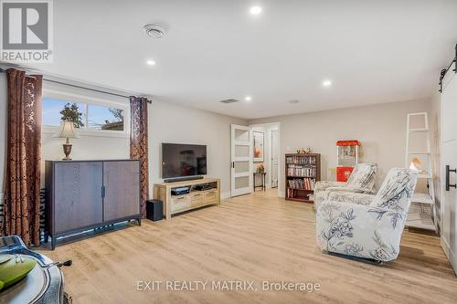 3139 Birchgrove Road, Ottawa, ON - Indoor