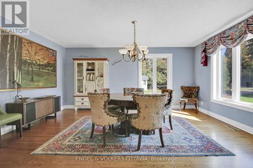 5593 Whitewood Avenue S, Ottawa, ON - Indoor Photo Showing Dining Room