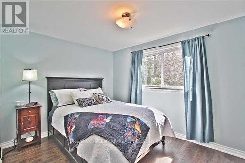 208 Pine Cove Road, Burlington, ON - Indoor Photo Showing Bedroom