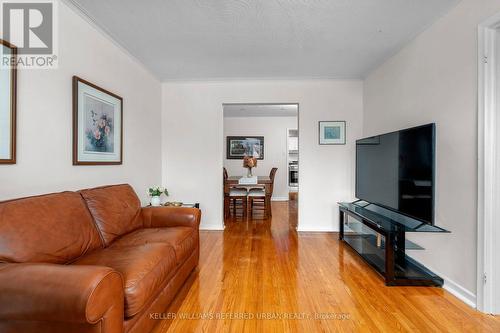 328 Weston Road, Toronto, ON - Indoor Photo Showing Living Room