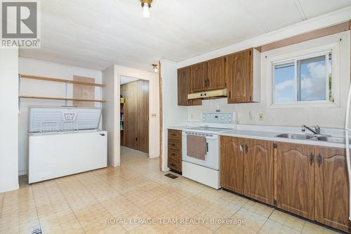 12121 Liscumb Road, North Dundas, ON - Indoor Photo Showing Kitchen With Double Sink