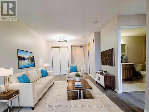 510 - 45 Holland Avenue, Ottawa, ON - Indoor Photo Showing Living Room