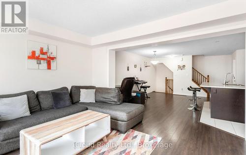 1525 Husband Place, Milton, ON - Indoor Photo Showing Living Room