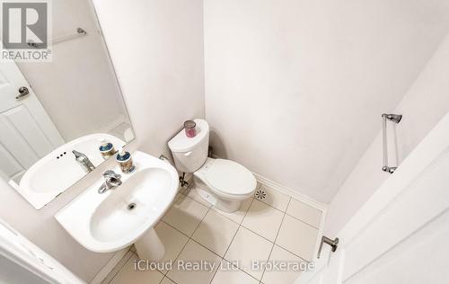 1525 Husband Place, Milton, ON - Indoor Photo Showing Bathroom