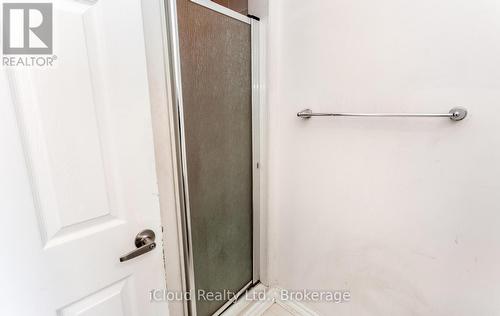 1525 Husband Place, Milton, ON - Indoor Photo Showing Bathroom