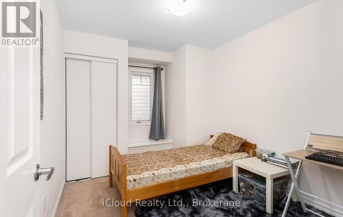 1525 Husband Place, Milton, ON - Indoor Photo Showing Bedroom