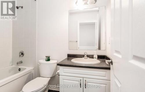 1525 Husband Place, Milton, ON - Indoor Photo Showing Bathroom