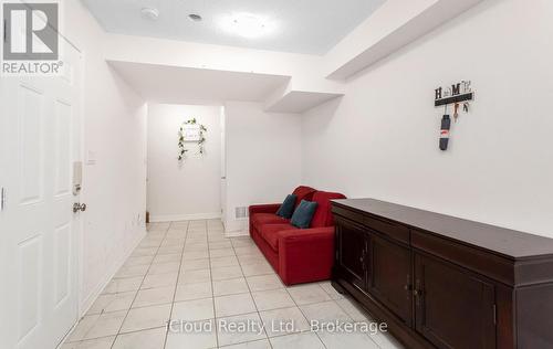 1525 Husband Place, Milton, ON - Indoor Photo Showing Other Room