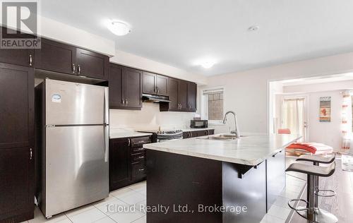 1525 Husband Place, Milton, ON - Indoor Photo Showing Kitchen With Stainless Steel Kitchen With Double Sink With Upgraded Kitchen