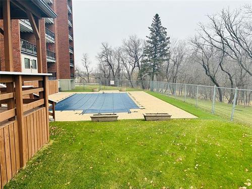 212-916 Cloutier Dr, Winnipeg, MB 