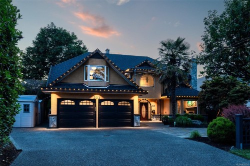 2013 Ferndale Rd, Saanich, BC 