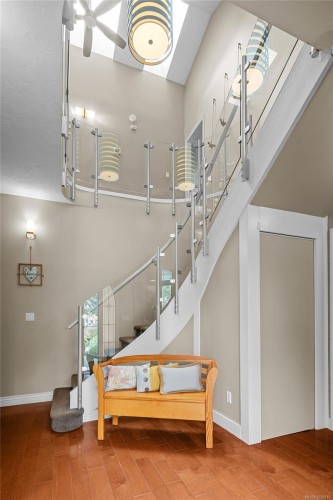 2013 Ferndale Rd, Saanich, BC 