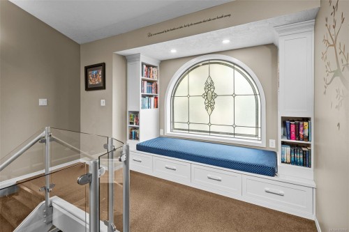 2013 Ferndale Rd, Saanich, BC 