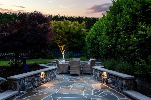 2013 Ferndale Rd, Saanich, BC 