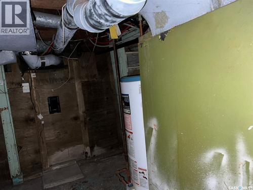511 J Avenue S, Saskatoon, SK - Indoor
